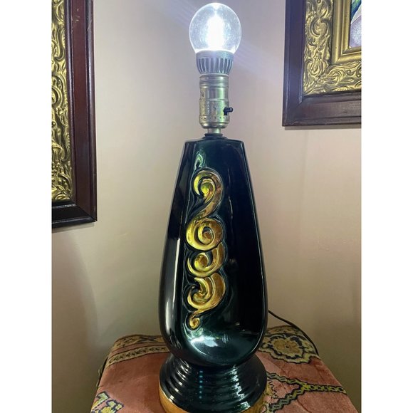 Vintage MCM Black & Gold Ceramic Table Lamp - Picture 9 of 16